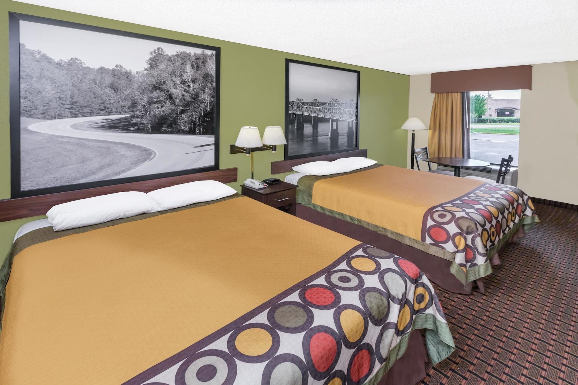 Hotel Super 8 By Wyndham Madison/ridgeland Area