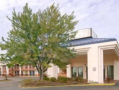 Hotel Super 8 By Wyndham Madison/ridgeland Area 2*